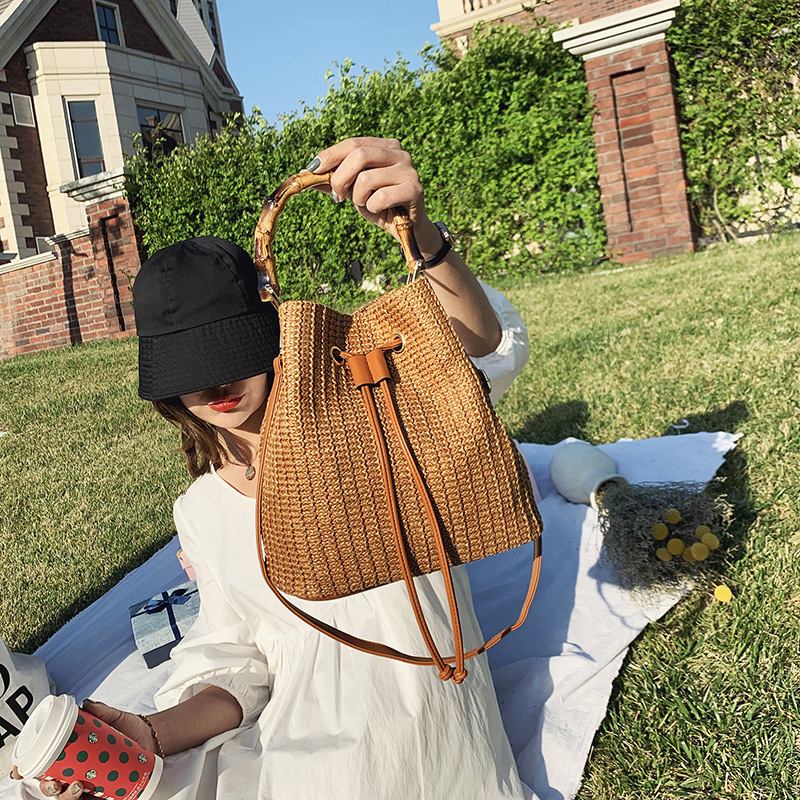 Kvinnor Enfärgad String Casual Straw Bag Handväska Axelväska Crossbody Bags Bucket Bag