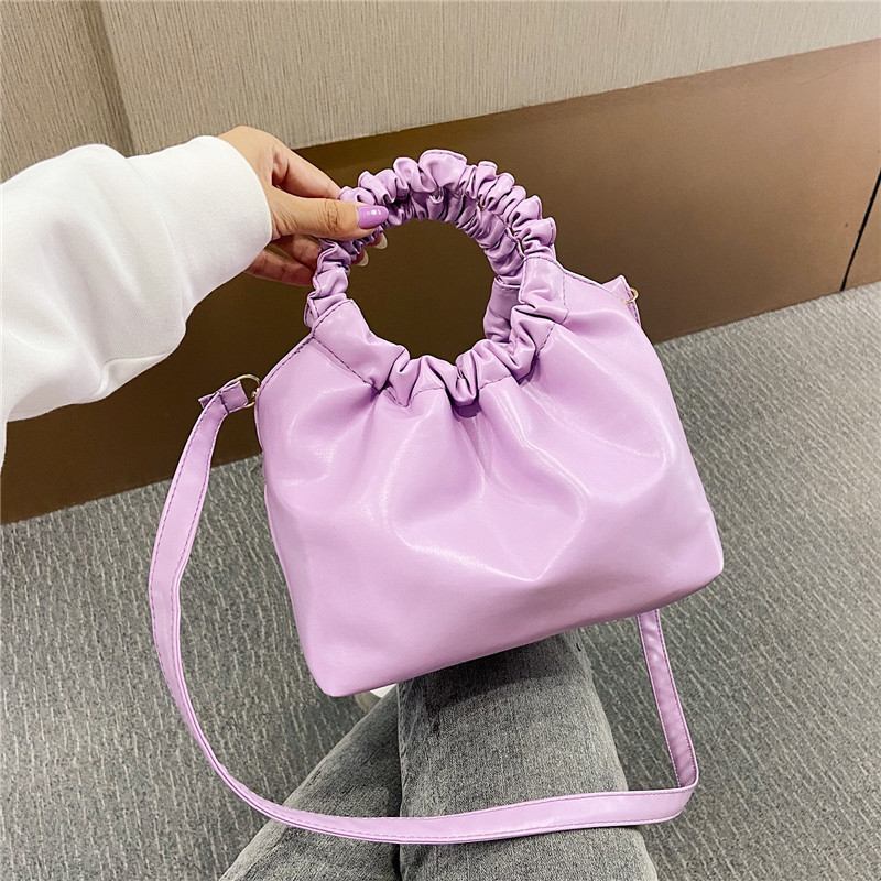 Kvinnor Pu-läder Enfärgad Skalformad Ruched Bag Handväska Satchel Bag Axelväska Crossbody-väska