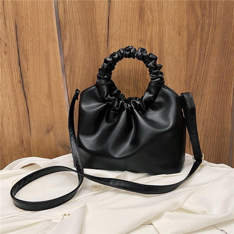 Kvinnor Pu-läder Enfärgad Skalformad Ruched Bag Handväska Satchel Bag Axelväska Crossbody-väska