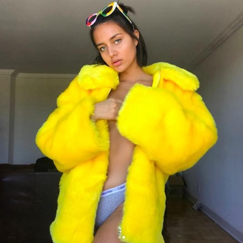 Fuskpälsrockar Kvinnor Tjock Märke Steetwear Hip Hop Kvinna Gula Pälsrockar Och Jackor Vintervarma Pälsrockar