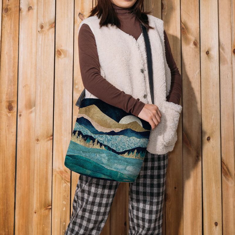 Kvinnor Filt Mountain Treetop Landscape Med Tryck Bag Crossbody Bag Axelväska