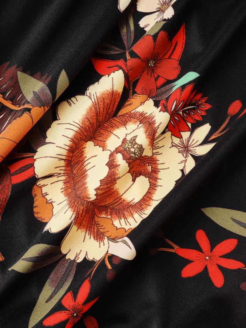 Slumpmässigt Blommönster Med Axelbandslös Ärmlös Plisserad Cami