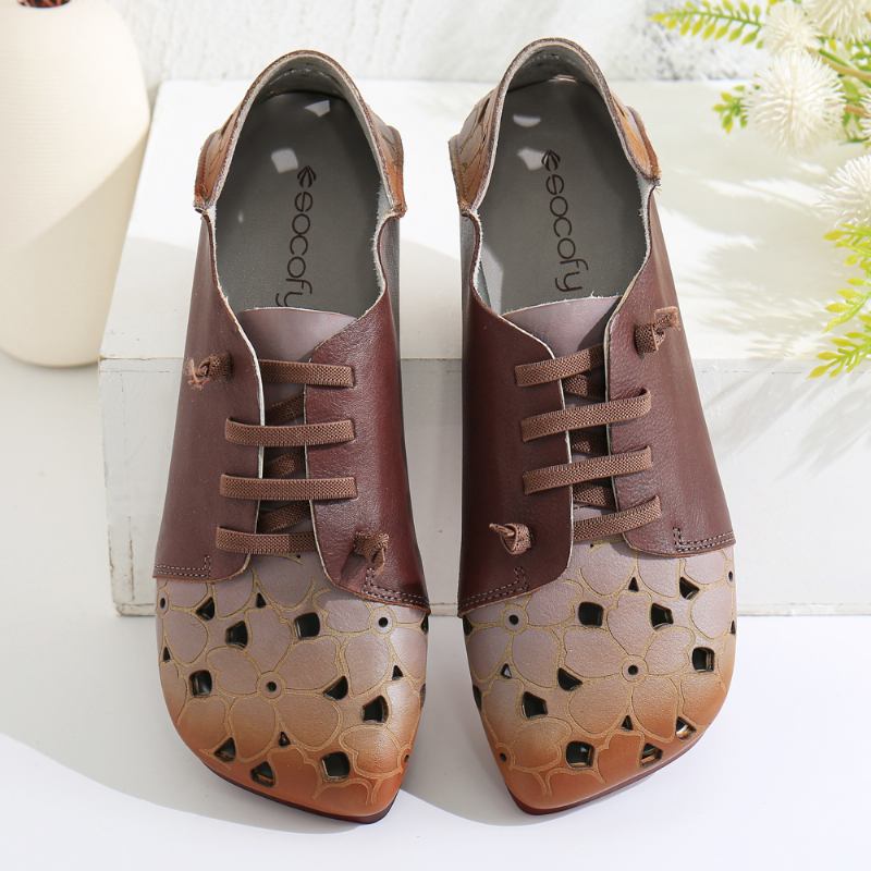 Tvåfärgad Läderskarvning Med Blommig Utskuren Elastisk Rem Slip-on Mjuka Platta Skor
