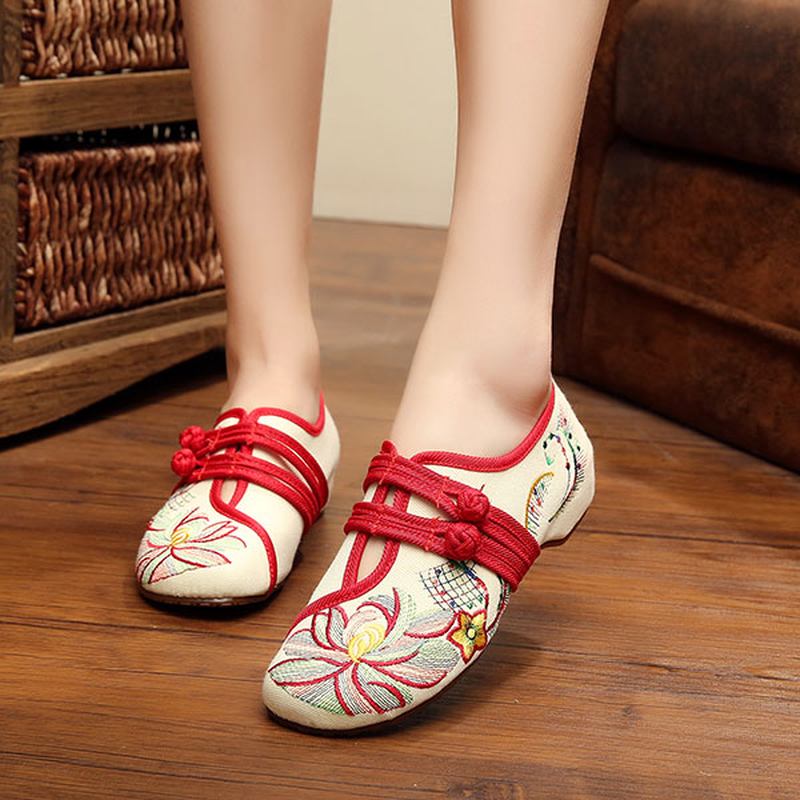Us Storlek 5-12 Kvinnor Casual Broderi Blommor Slip On Outdoor Flat Shoes