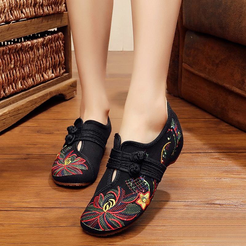 Us Storlek 5-12 Kvinnor Casual Broderi Blommor Slip On Outdoor Flat Shoes