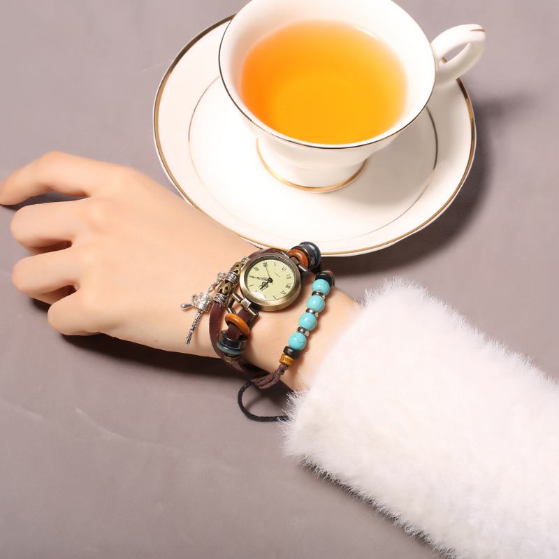 Retro Stil Kvinnor Armband Watch Beads Eiffel Tower Pendant Quartz Watch