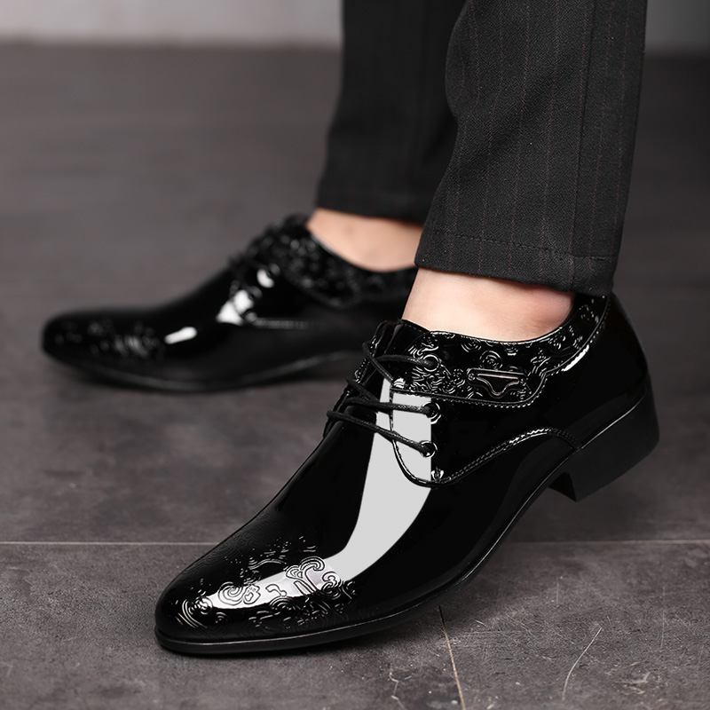 Män Med Spetsiga Tår Andas Halkfria Bekväma Högklackade Business Dress Shoes