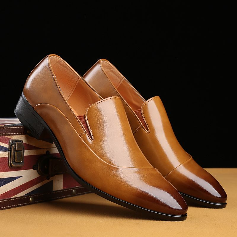 Mjuk Sula För Män Med Spetsiga Tå Slip On Vintage England Style Casual Dress Shoes