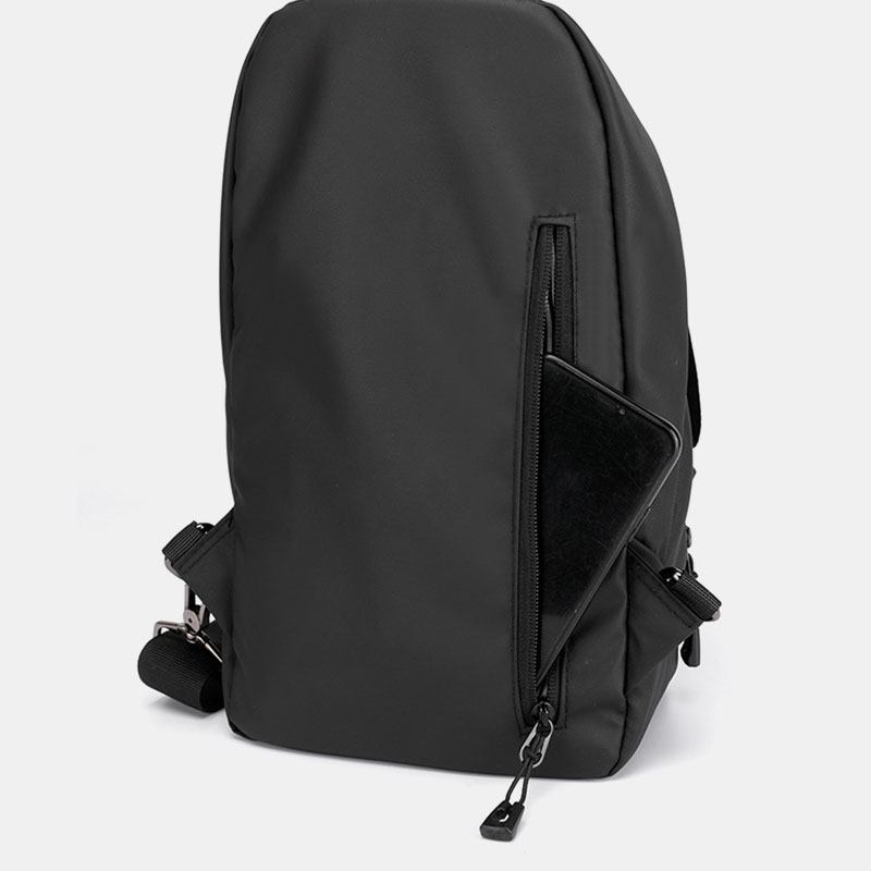 Män Nylon Hörlurar Hål Vattentät Utomhus Crossbody Bag Bröstväska Sling Bag
