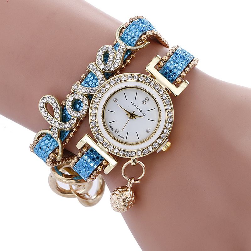 Mode Lyx Damklocka Love Word Läderrem Damarmband Quartz Watch